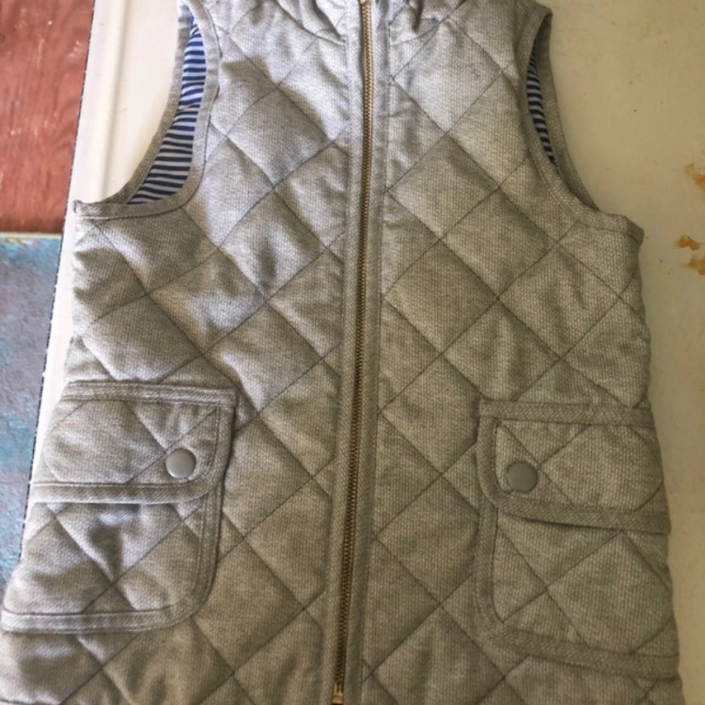 Boys vest size (8) medium